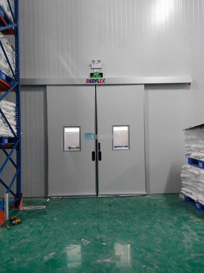 Ảnh thi công thực tế Cửa Trượt Tự Động Panel Cao Cấp Ảnh thi công thực tế Cửa Trượt Tự Động Panel Cao Cấp