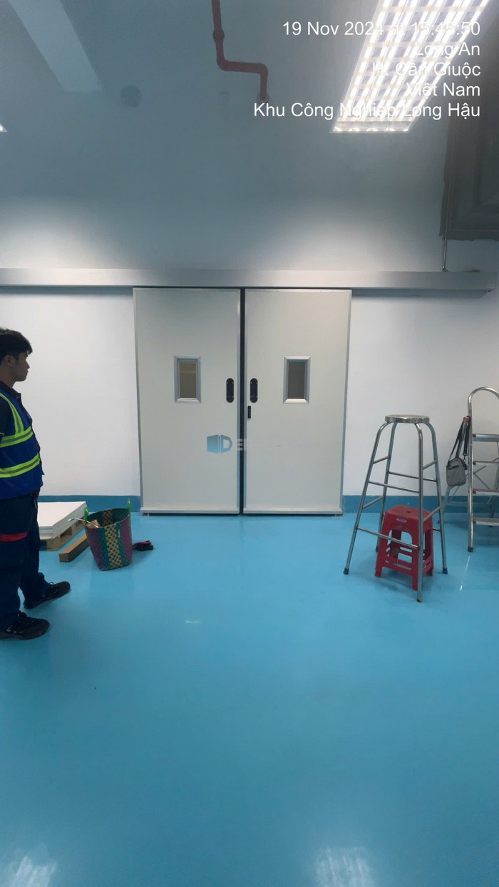 Ảnh thi công Cửa Trượt Tự Động Panel Cao Cấp tại Long An Ảnh thi công Cửa Trượt Tự Động Panel Cao Cấp tại Long An