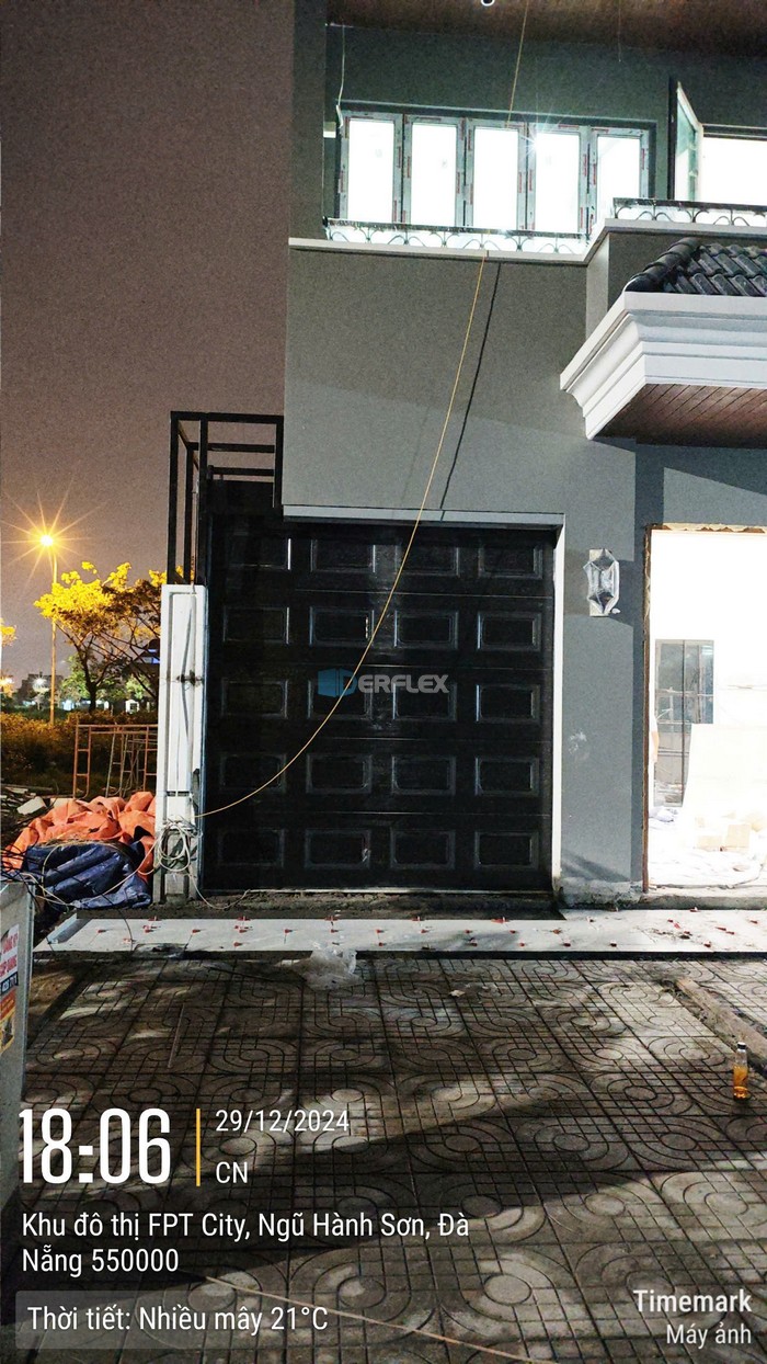 Ảnh thí công Cửa cuốn gara cao cấp Ảnh thí công Cửa cuốn gara cao cấp