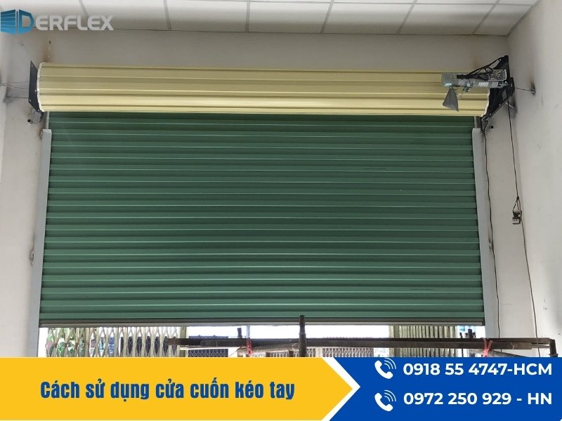 Cách sử dụng cửa cuốn kéo tay